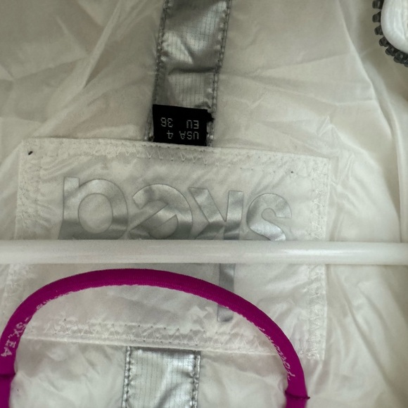 White Elsa Skea Ski Jacket - Picture 3 of 6